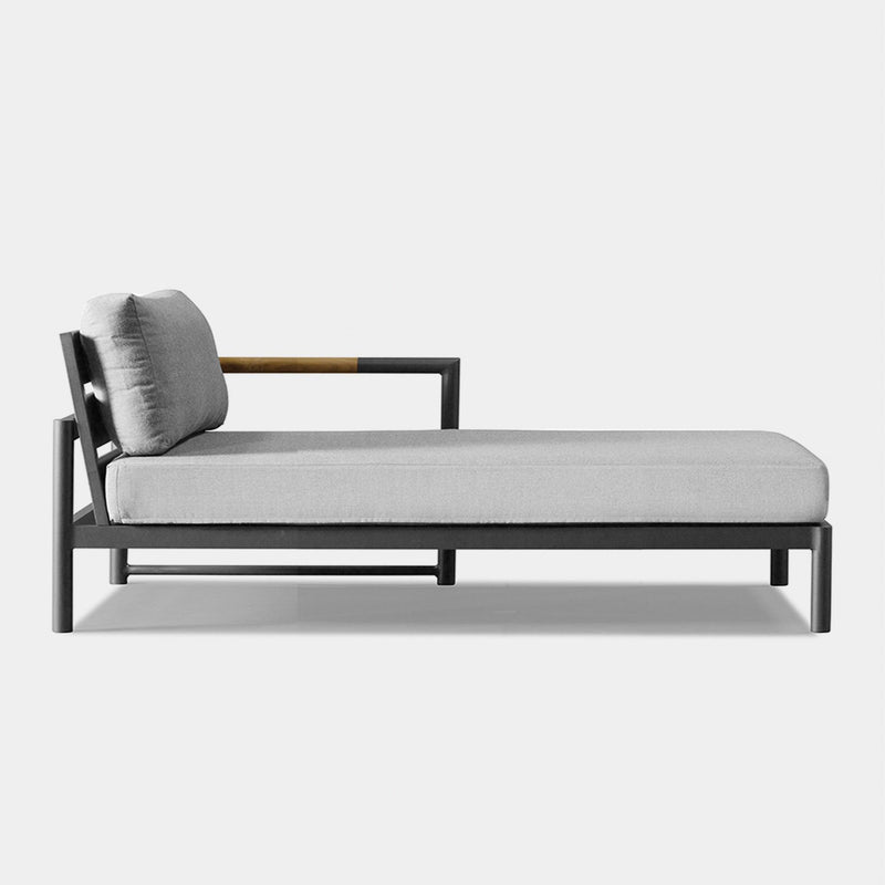 Breeze Xl Chaise Right | Aluminum Asteroid, Panama Grafito,