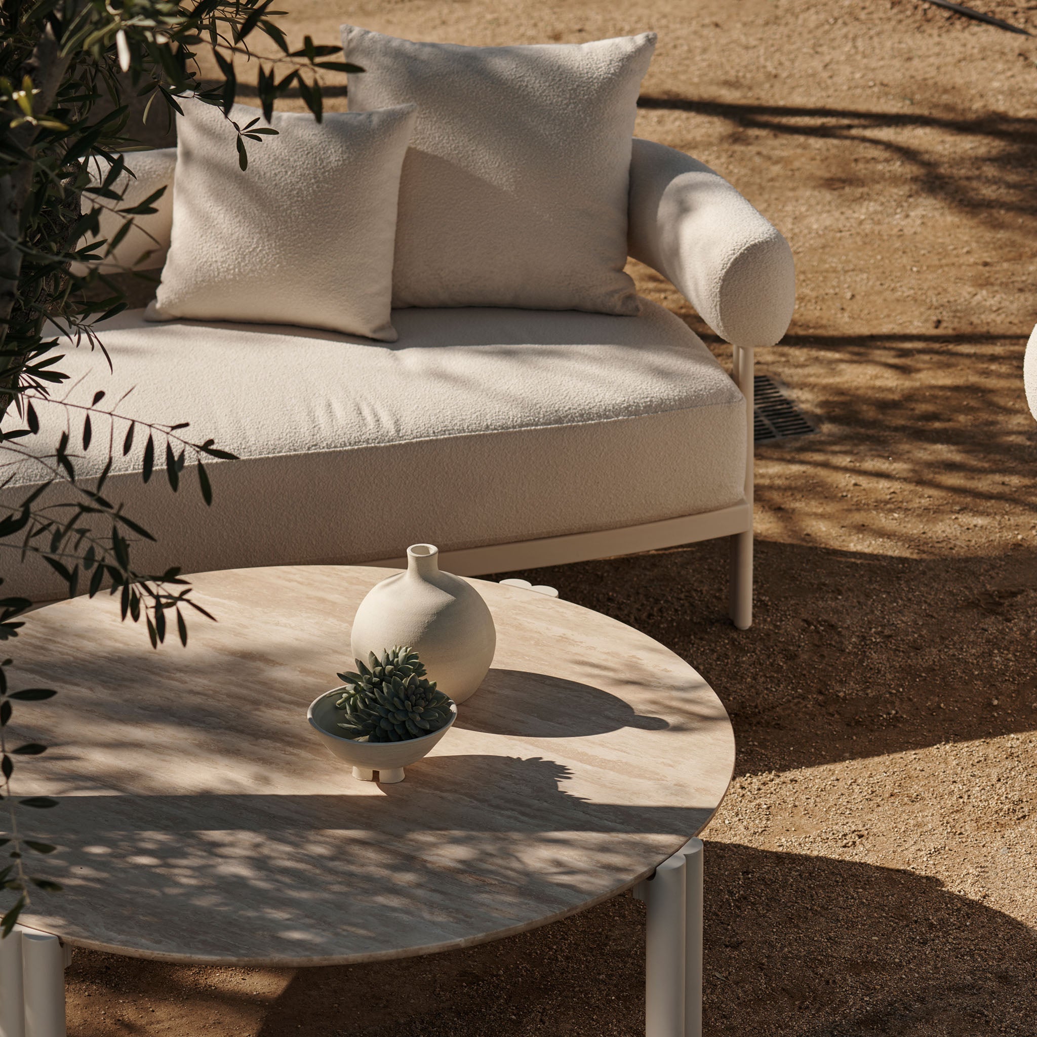 Cove Aluminum Round Coffee Table – Harbour Outdoor Australia
