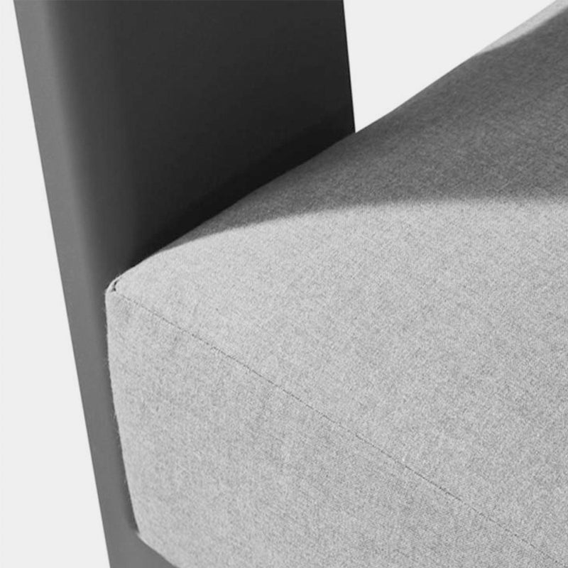 Victoria Lounge Chair | Aluminum Asteroid, Panama Grafito,