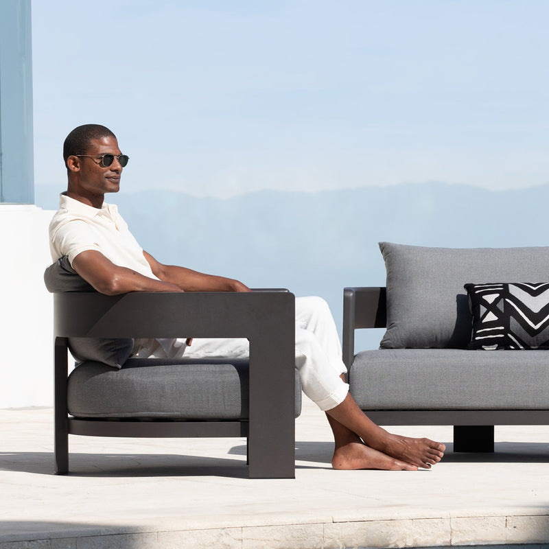 Victoria Lounge Chair | Aluminum Asteroid, Panama Grafito,
